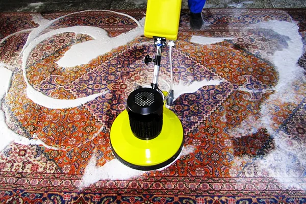 شستن فرش به روش نیمه اتوماتیک در قالیشویی امین اوغلی